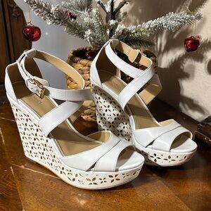 Michael Kors White Cutout Wedge Sandals(new no box)